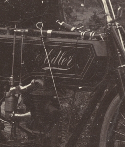 Preview: Adler Motorrad Foto Typ 2,5 PS um 1905   ad-f07