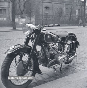 BMW Motorcycle Photo Typ R51/2 um 1950  bmw-f501