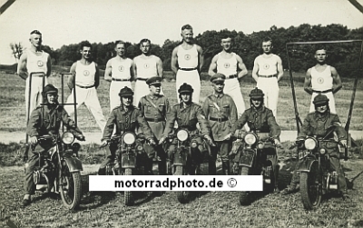 BMW Motorcycle Photo R 42 RW/Police Acrobatic Troup 1928 bmw-mf101