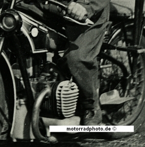 Preview: BMW Motorrad Foto R 42 RW/Polizei Akrobatik Truppe 1928  bmw-mf107