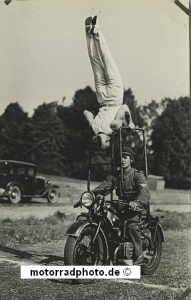 BMW Motorcycle Photo R 42 RW/Police Acrobatic Troup 1928  bmw-mf111