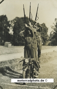 BMW Motorcycle Photo R 42 RW/Police Acrobatic Troup 1928  bmw-mf116