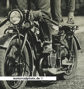 Preview: BMW Motorrad Foto R 42 RW/Polizei Akrobatik Truppe 1928  bmw-mf117