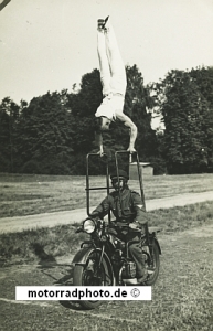 BMW Motorcycle Photo R 42 RW/Police Acrobatic Troup 1928  bmw-mf118