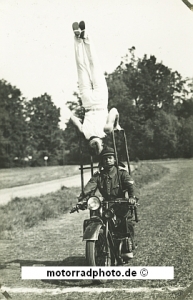 BMW Motorcycle Photo R 42 RW/Police Acrobatic Troup 1928  bmw-mf119