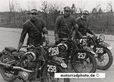 DKW Motorrad Foto Typ SB 500 bei einem Wettbewerb um 1936 dkw-f079