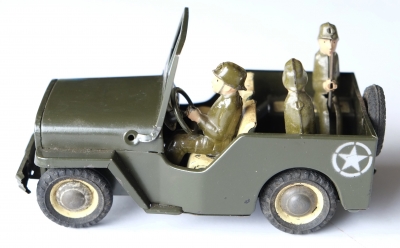 Preview: Jeep mit Figuren Blechmodell Japan ca. 1955    801150
