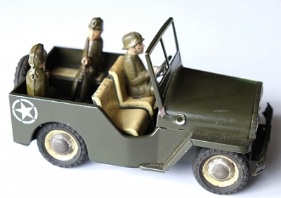 Preview: Jeep mit Figuren Blechmodell Japan ca. 1955    801150