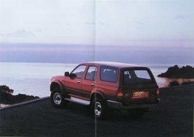 Preview: Toyota Landcruiser Brochure 30 Pages 2.1992  toyo-lc-op923