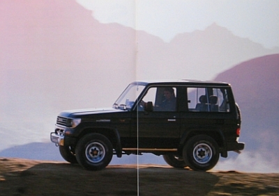 Preview: Toyota Landcruiser Brochure 26 Pages 1.1993   toyo-lc-op93