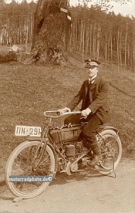 Triumph TWN Motorcycle Photo um 1904   twn-f46