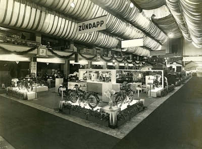 Zündapp Motorrad Foto Zündapp Stand auf  IAA 1928